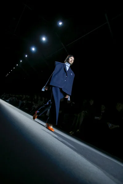 Look 19